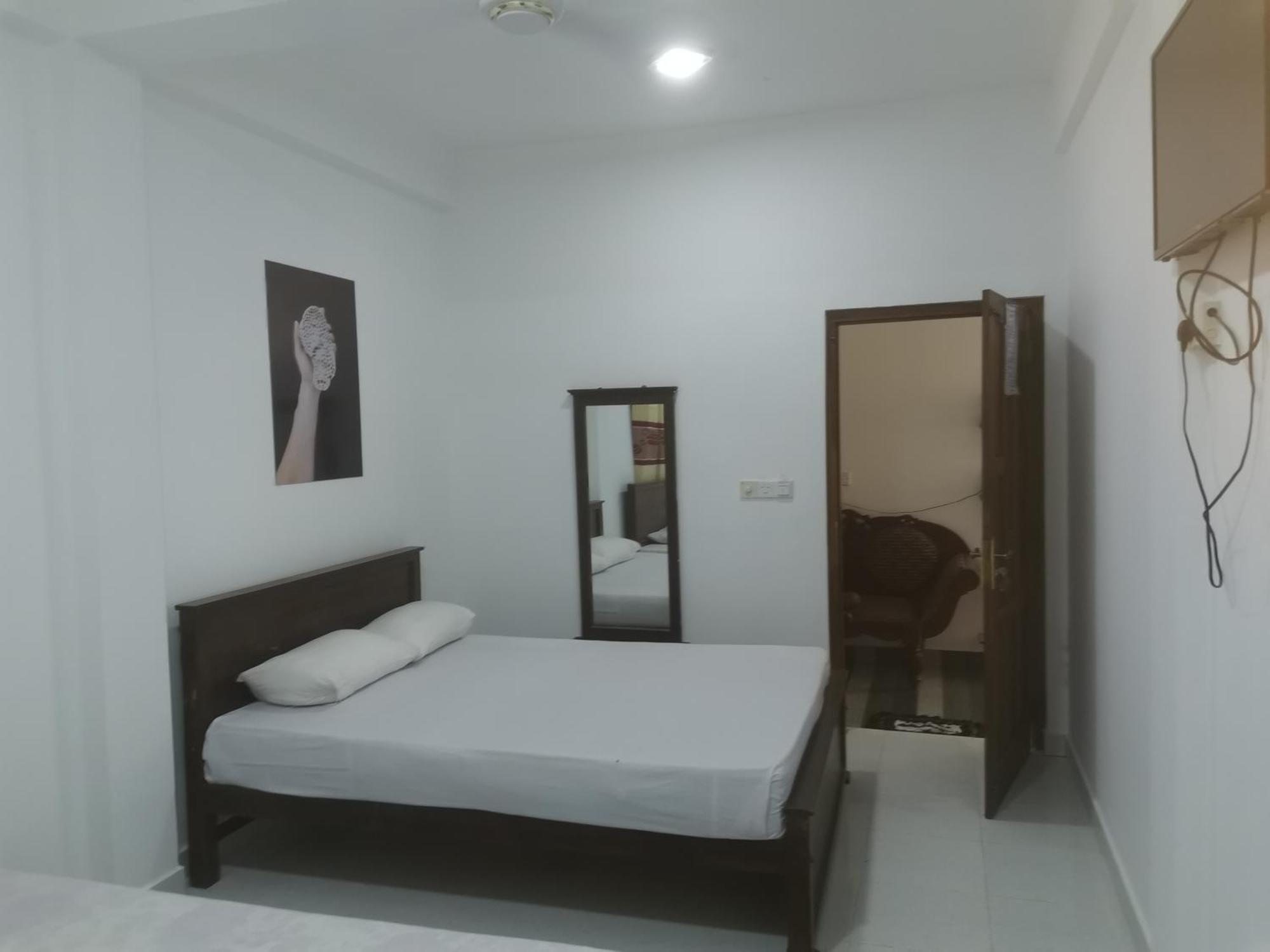 Surf Reef Beach Trincomalee Exterior foto