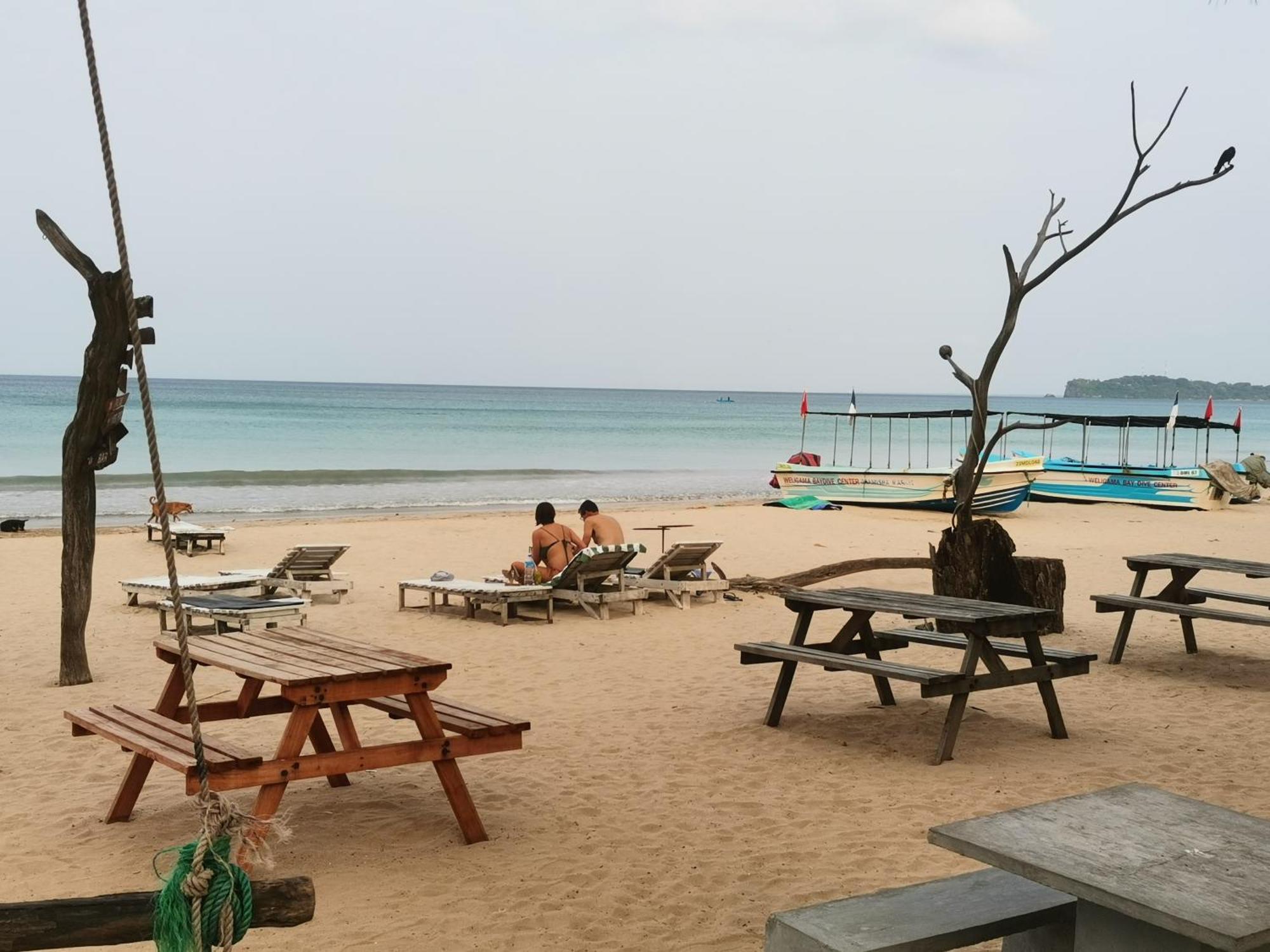 Surf Reef Beach Trincomalee Exterior foto