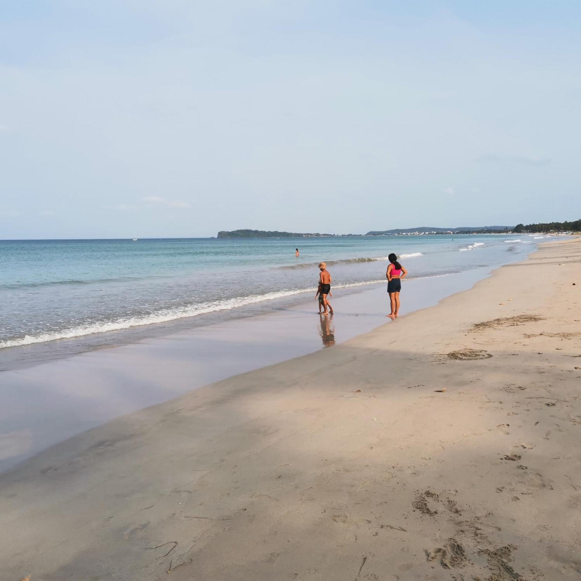 Surf Reef Beach Trincomalee Exterior foto