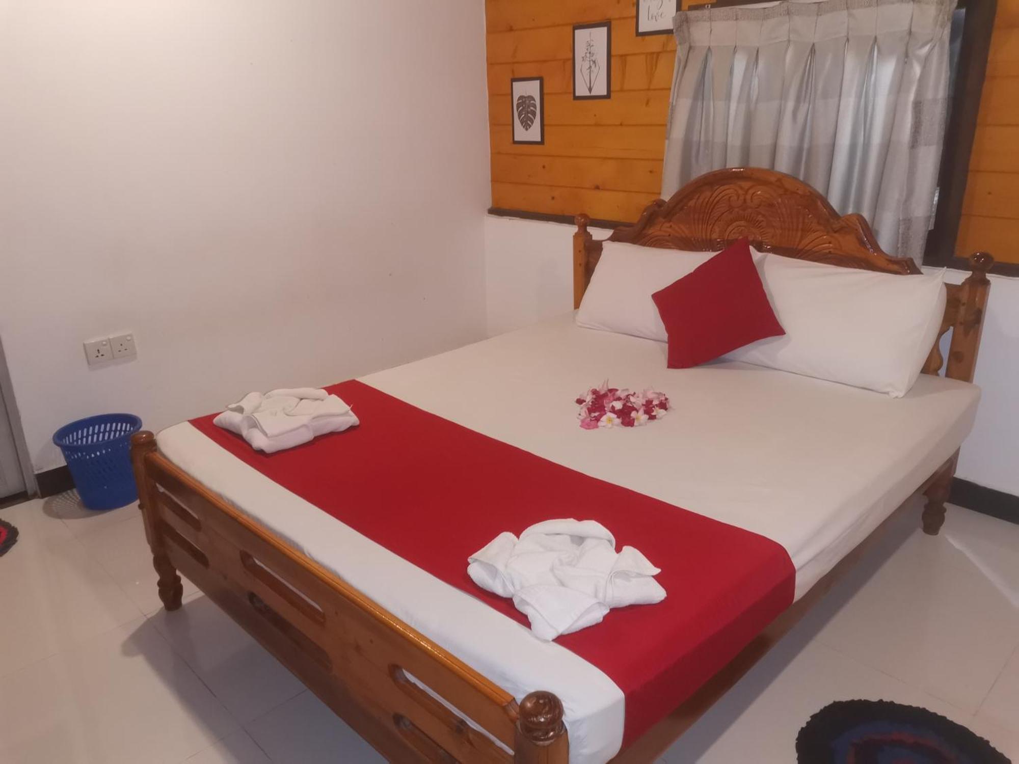 Surf Reef Beach Trincomalee Exterior foto