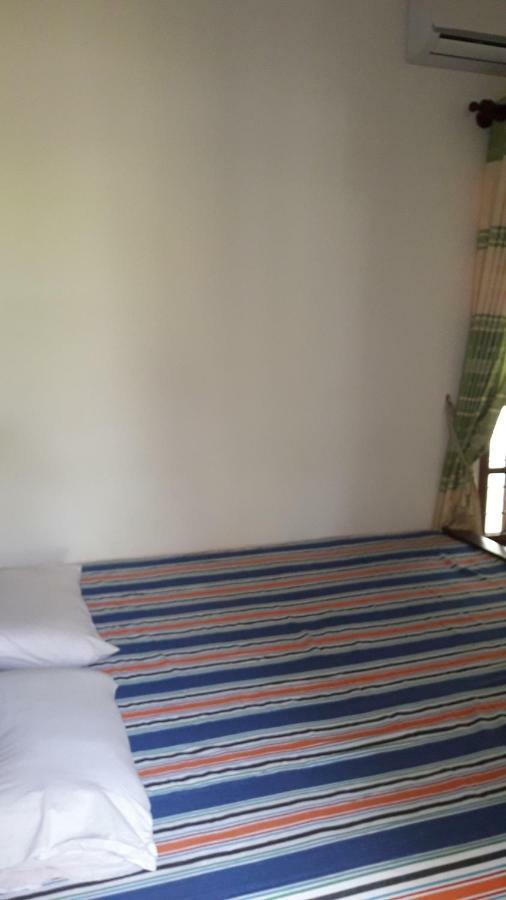 Surf Reef Beach Trincomalee Exterior foto